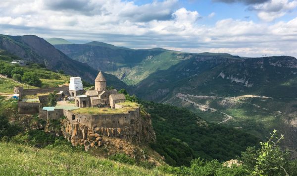 Армения и Азербайджан готовятся к войне