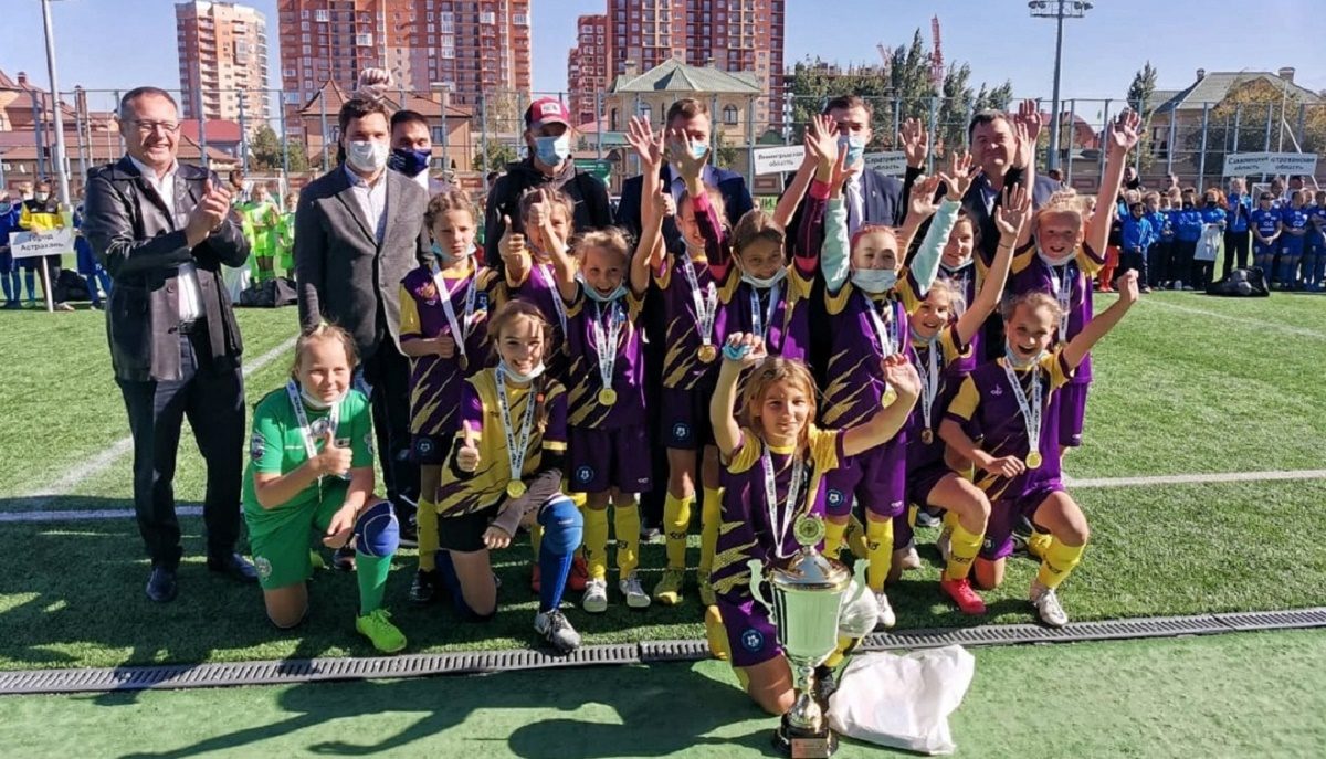 Юные нижегородские футболистки стали победительницами всероссийского турнира «Кожаный мяч»