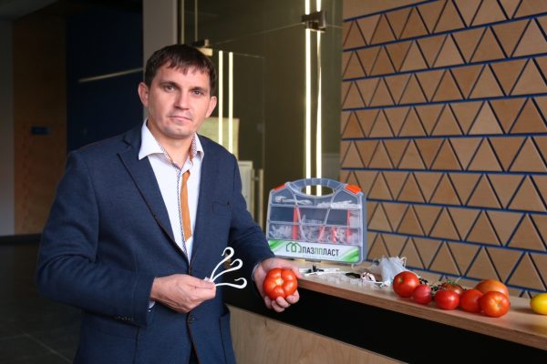 «Мой бизнес»: Вадим Щипакин первым в России организовал производство приспособлений, которые увеличивают урожай