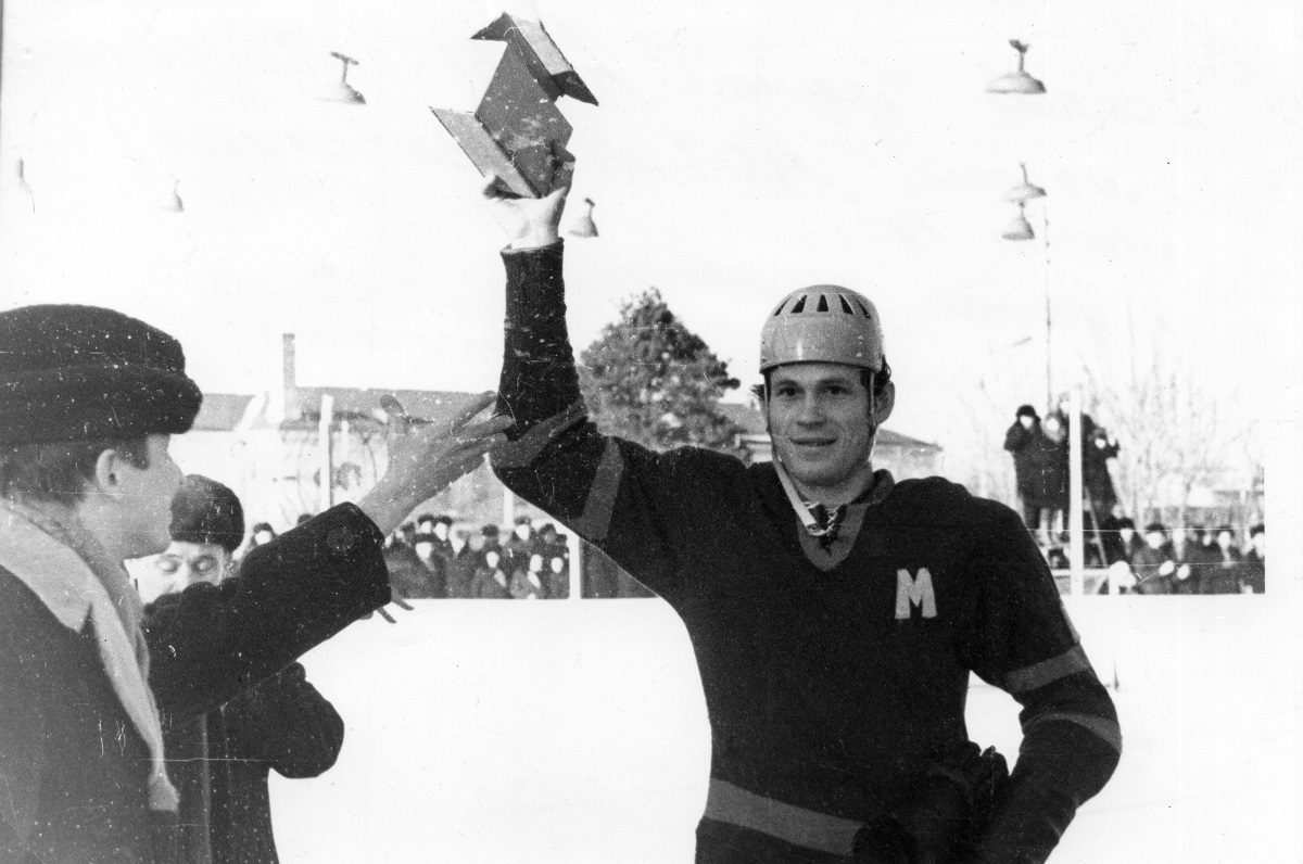 Март 1972 года, Заволжье, финал первенства области. Евгений Щепачков только что получил приз как лучший нападающий турнира. Вскоре после этого его взяли в «Торпедо»