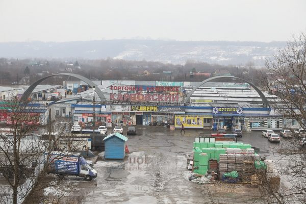 Раскинули торгами: почему Карповский строительный рынок закрылся со скандалом