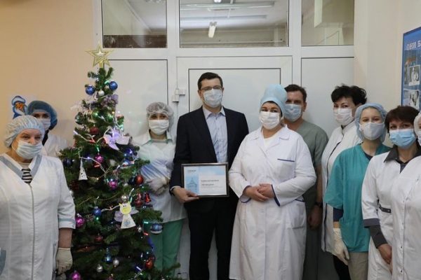 Глеб Никитин поддержал медиков в «красной зоне» павловской больницы