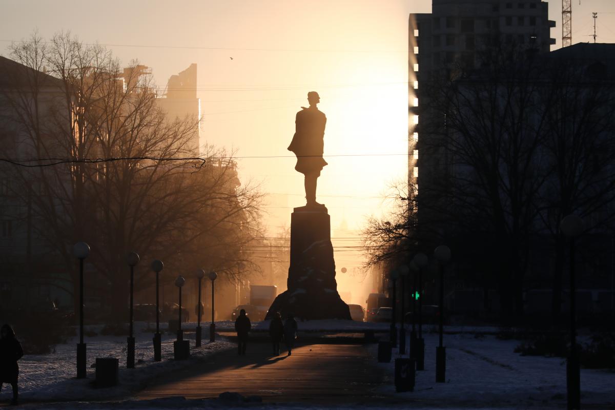 Нижний новгород горьковская. Памятник Максиму Горькому Нижний Новгород. Площадь Максима Горького Нижний Новгород 2021. Памятник Горькому в Нижнем Новгороде на площади Горького. Памятник Горькому на Горьковской в НН.