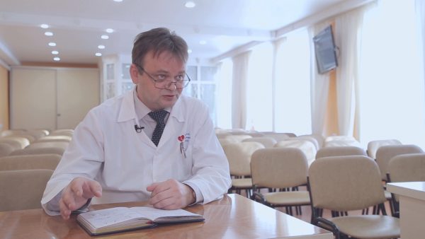 «Ты хоть замуж без меня не выходи»: главврач Дивеевской больницы рассказал о жизни на карантине и борьбе с коронавирусом