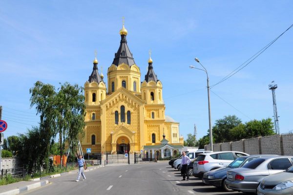 Крупнейший храм на дубовом плоту и видео от руферов: чем интересен кафедральный собор Нижнего Новгорода