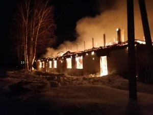 Площадь возгорания в культурно-спортивном комплексе «Ветлуга» увеличилась до 800 кв.м