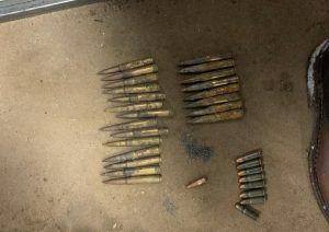 Школьники нашли коробку с 400 патронами во время прогулки вдоль реки в Нижнем Новгороде