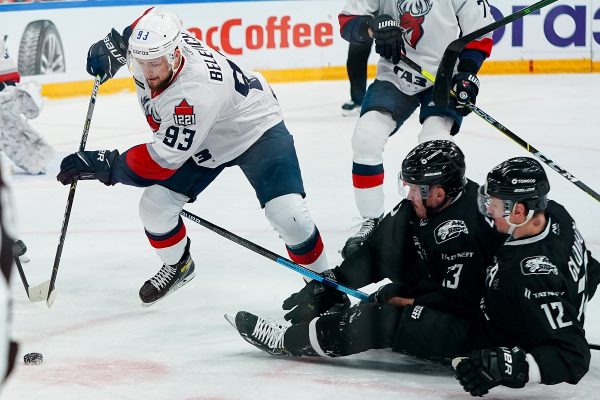 «Торпедо» не справилось с лидером чемпионата