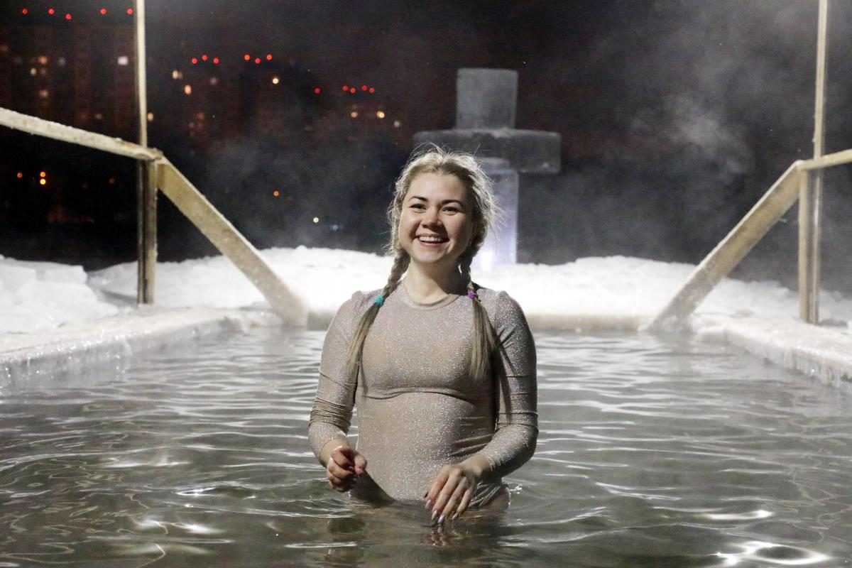 Более 2000 нижегородцев приняли участие в крещенских купаниях