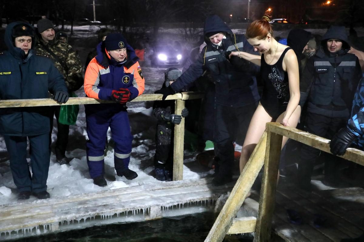 К празднику в Нижнем Новгороде оборудовали 6 купелей. На месте дежурили спасатели и кареты скорой помощи