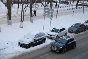 В центре Нижнего Новгорода временно ограничат парковку автомобилей из-за уборки снега