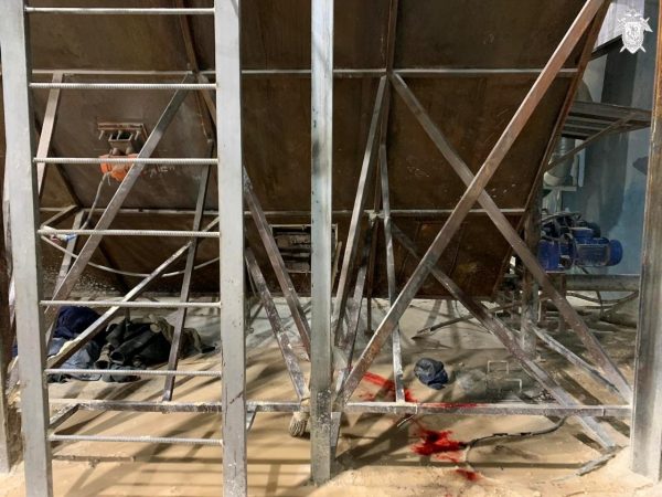 Электрогазосварщика в Кстовском районе затянуло в работающее оборудование