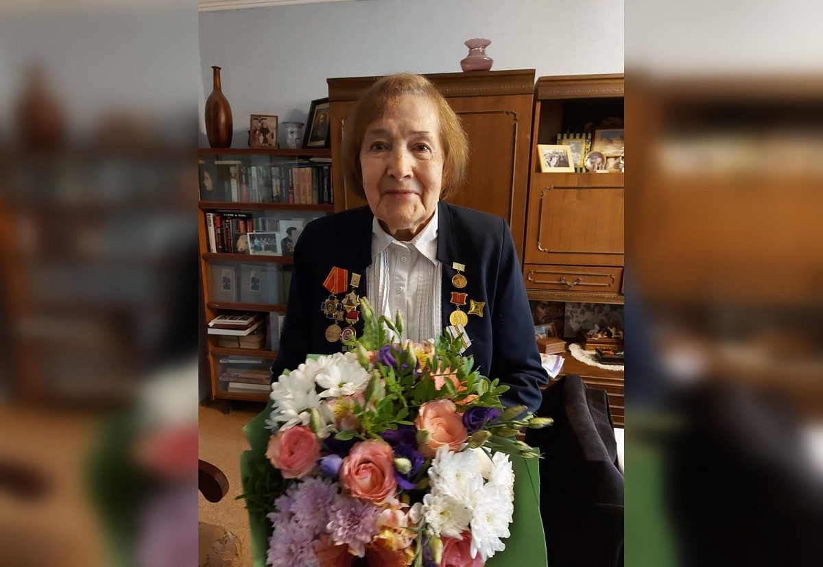 Ветеранам-блокадникам вручили подарки в честь 77-летней годовщины со Дня снятия блокады Ленинграда