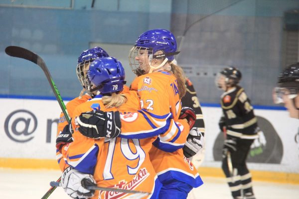 Хоккеистки нижегородского «СКИФа» одержали две выездные победы