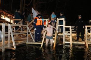 Врачи рассказали, как нижегородцам подготовиться к крещенским купаниям