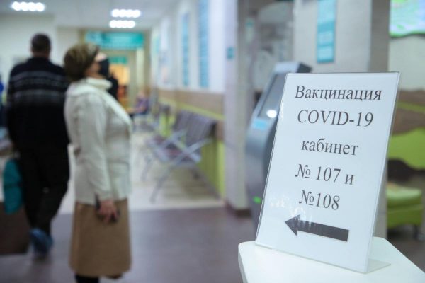 Нижегородский эпидемиолог объяснил, почему нельзя заболеть коронавирусом из-за прививки