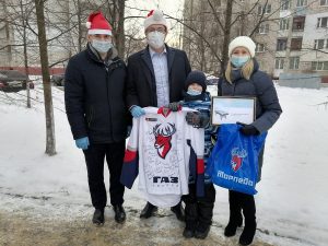 Путешествие в Москву, билеты на концерт и аэрохоккей: нижегородские чиновники исполнили мечты юных нижегородцев
