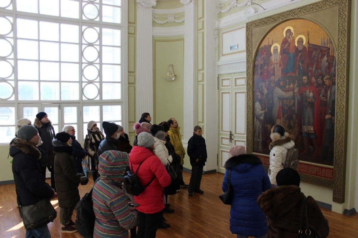 Более 50 гербов, Староямарочный собор и «сказочный терем» на Оке показали нижегородцам в День защитника Отечества