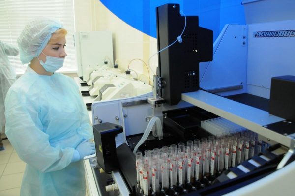 Нижегородский СПИД-центр провел 500 тысяч исследований на COVID-19