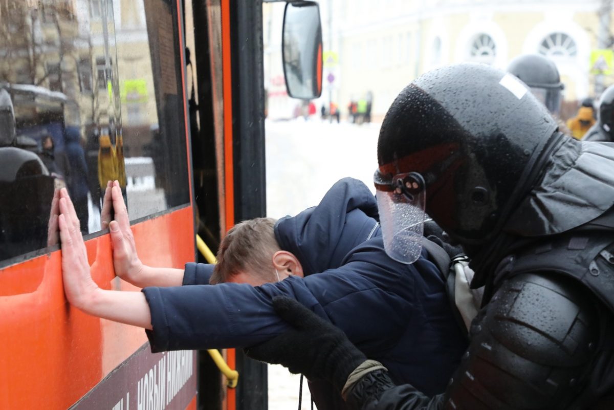 Семь участников несанкционированной акции оштрафовали в Нижнем Новгороде