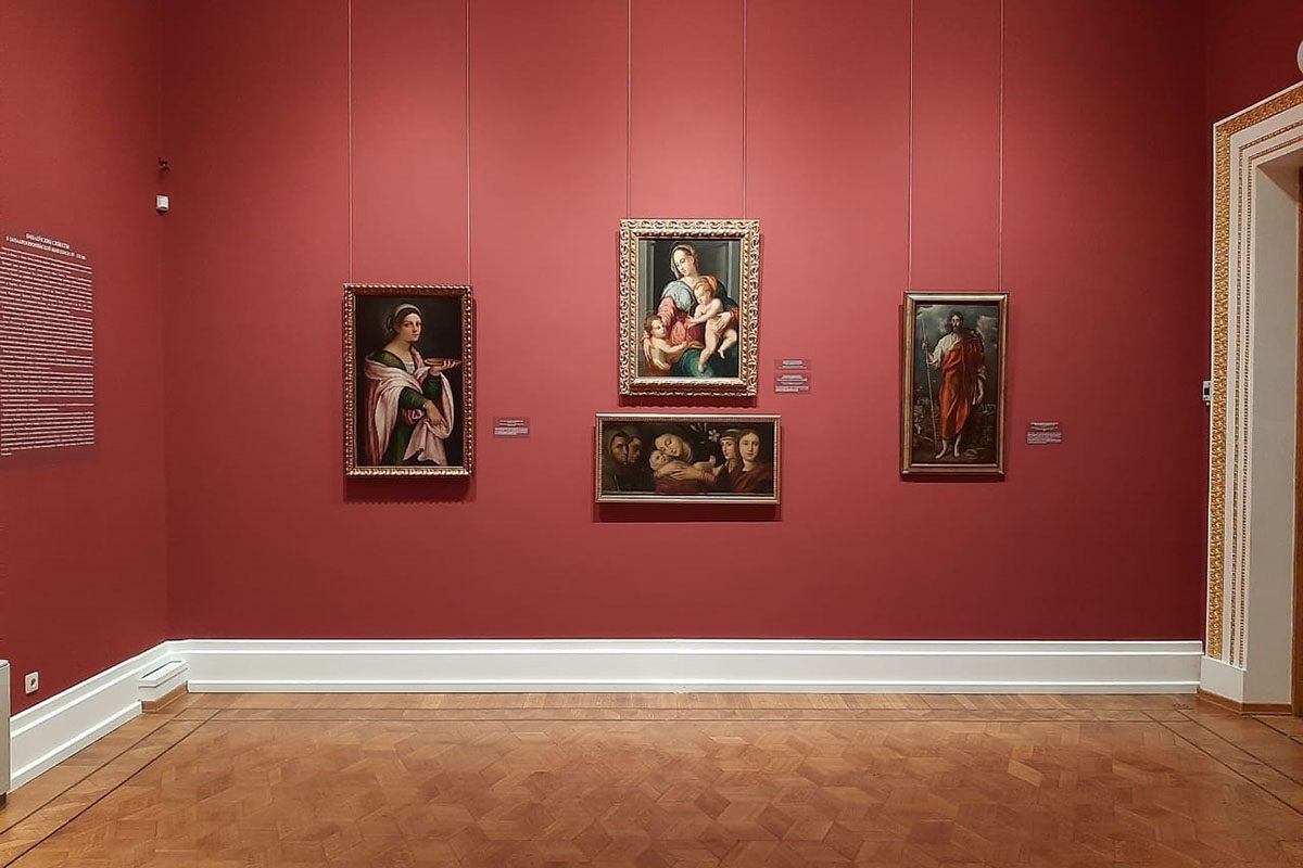 Многие картины показаны на выставке впервые