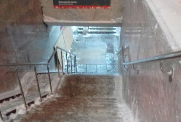 Гордеевский переход очистили от снега и льда в Нижнем Новгороде