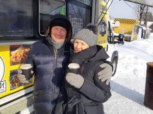 Пары, пришедшие на каток в Сормовский парк, получали в прокате вторую пару коньков бесплатно