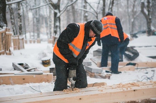 В нижегородском парке «Швейцария» устанавливают Экошколу