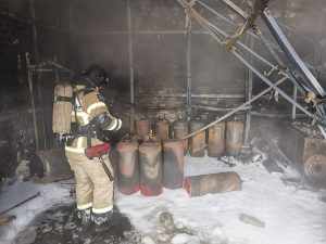 Опубликованы фото с места пожара на складе в Нижнем Новгороде