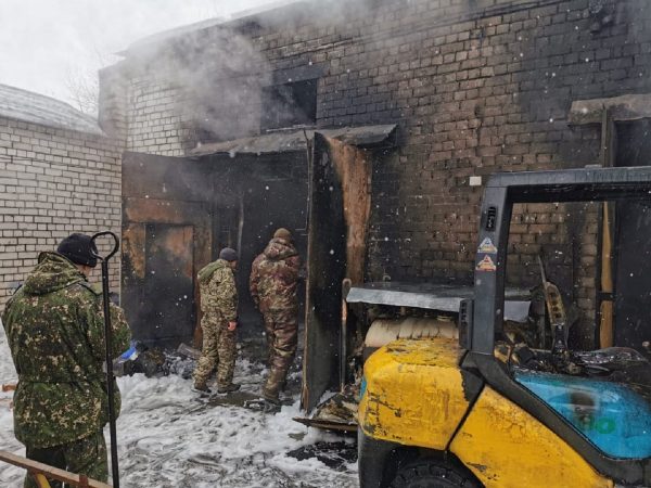 Склад фабрики по производству мебели загорелся в Нижнем Новгороде