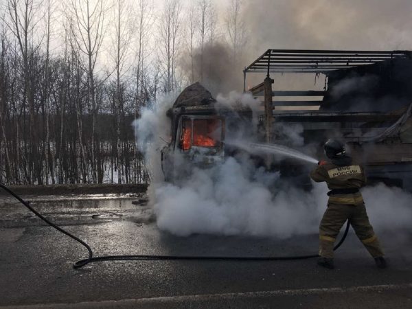 Фура с пенообразователем загорелась под Нижним Новгородом