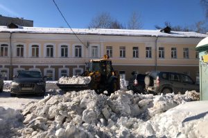 Снег и наледь уберут с дорог в микрорайоне Верхние Печеры в Нижнем Новгороде