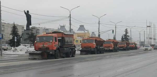 В Нижнем Новгороде на улицы вывели максимальное количество техники из-за надвигающегося снегопада