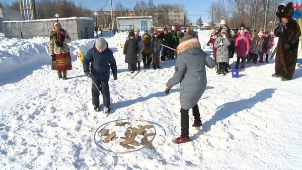 «Масленичные забавы» стартовали в&nbsp;Чкаловске на&nbsp;благоустроенной по&nbsp;нацпроекту «Жилье и&nbsp;городская среда» улице
