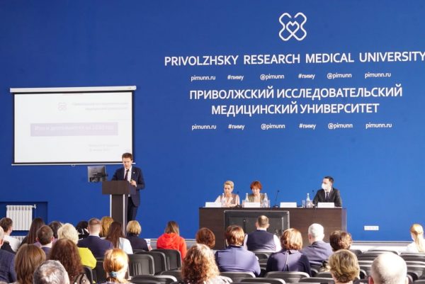 Давид Мелик-Гусейнов: «Наполнение системы здравоохранения кадрами — одна из ключевых задач правительства региона»