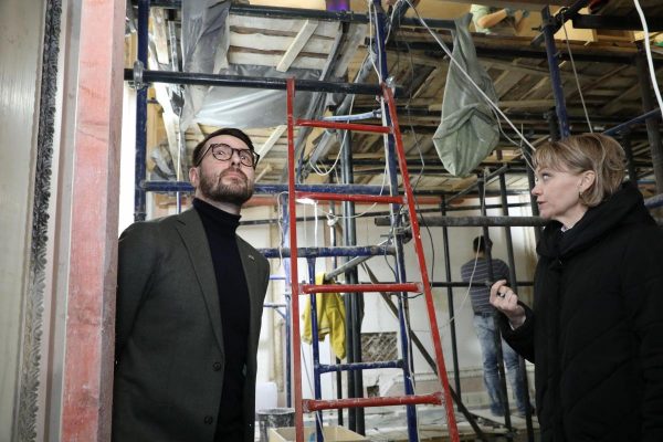 Министр культуры Нижегородской области Олег Беркович показал, как проходит реставрация в Литературном музее