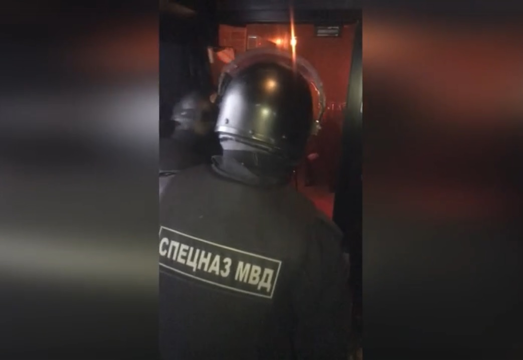 Спецназ ворвался в ночной клуб в Нижнем Новгороде