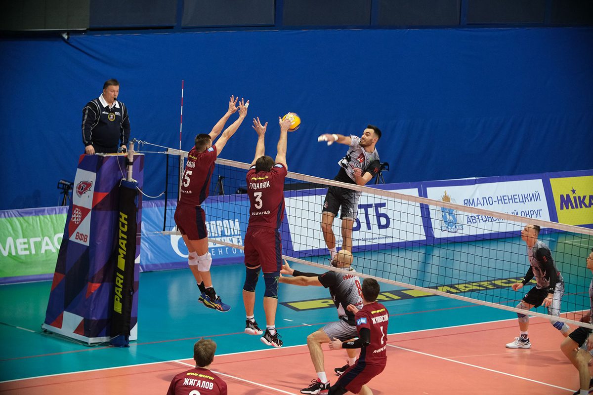 В первом матче плей-офф нижегородский волейбольный клуб АСК потерпел поражение