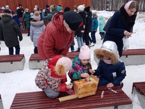 День птиц отметили в новом сквере на улице Мончегорской