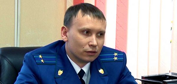 Дмитрия Жиделёва признали виновным в получении взятки: разбираемся, за что бывшего зампрокурора региона отправили в колонию