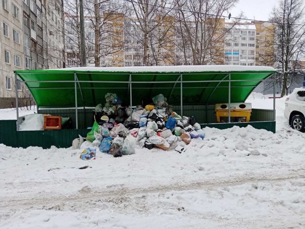 >Юрий Шалабаев поручил главам районов лично проконтролировать вывоз мусора во дворах Нижнего Новгорода