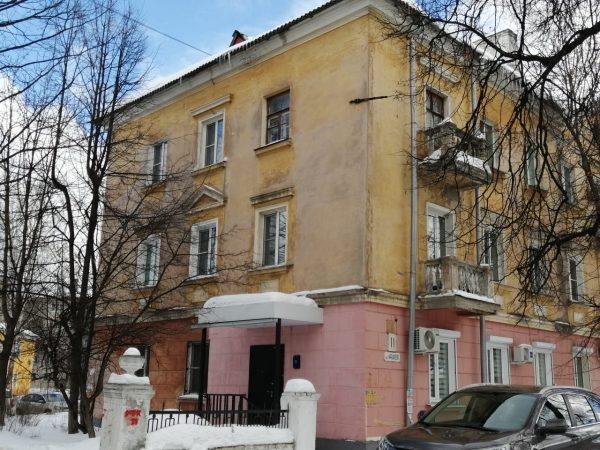 Коммунальщики устранят последствия аварии в «парящем» подъезде дома на улице Чаадаева в Нижнем Новгороде