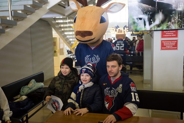 Видео дня: хоккеисты «Торпедо» провели мастер-класс для юных жителей Арзамаса