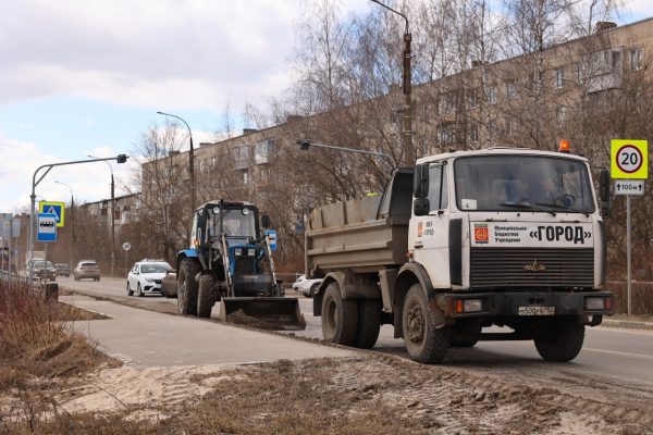 Коммунальные службы Дзержинска приступили к уборке города после&nbsp;зимы