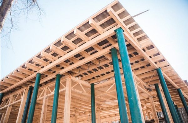 Три кафе под одной крышей строят в парке «Швейцария»