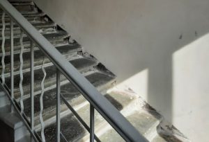 Подъезд в&nbsp;жилом доме по&nbsp;проспекту Октября в&nbsp;Нижнем Новгороде отремонтируют к&nbsp;1&nbsp;мая по&nbsp;требованию ГЖИ