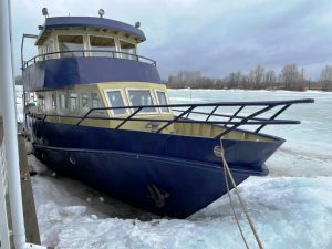 Утечка дизельного топлива в Волгу произошла в районе Гребного канала