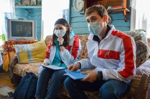 Студенты-медики бесплатно обследовали жителей Дальнеконстантиновского района