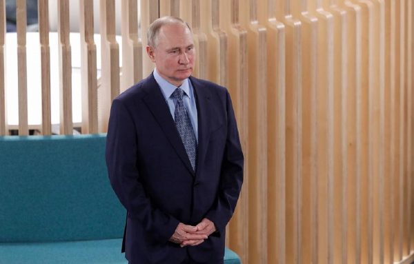 «Информация о проблемах россиян должна быть объективной, а не «причёсанной»: Владимир Путин посетил координационный центр правительства РФ