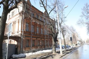 Отказали от дома: почему нижегородцы вынуждены жить в разрушающихся ОКН
